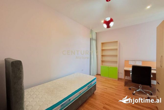 Shtepi me qera Apartament ne Tirane, 3+1, Mobilimi E mobiluar, Pagesa 700  Euro.