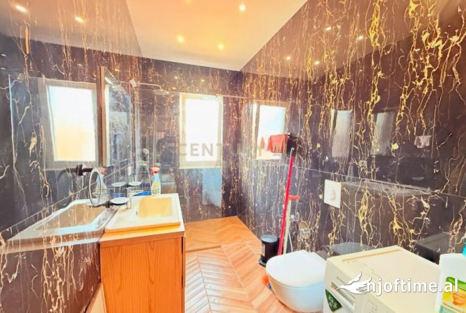 Shtepi me qera Apartament ne Tirane, 3+1, Mobilimi E mobiluar, Pagesa 700  Euro.