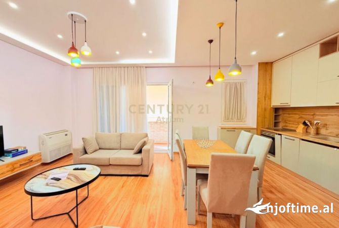 Shtepi me qera Apartament ne Tirane, 3+1, Mobilimi E mobiluar, Pagesa 700  Euro.