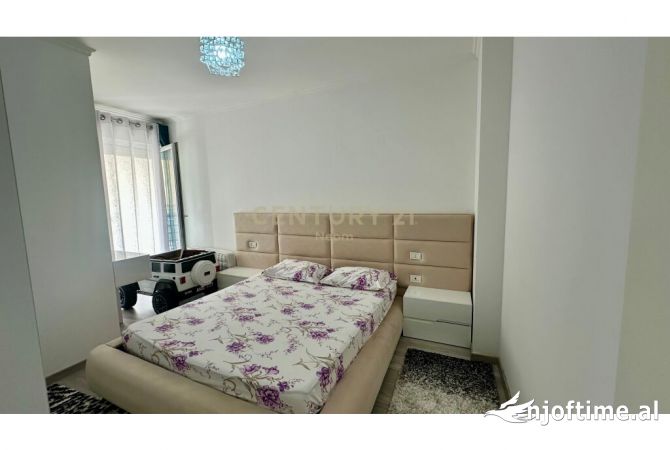 Shtepi ne shitje Duplex(shtepi me 2 kate) ne Tirane, 2+1, Mobilimi E mobiluar, Pagesa 322,000  Euro.