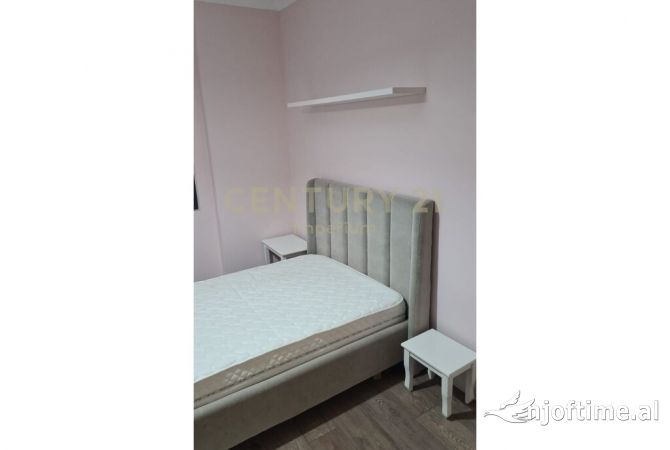 Shtepi ne shitje Apartament ne Tirane, 2+1, Mobilimi E mobiluar, Pagesa 155,000  Euro.