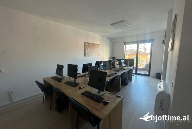 Shtepi me qera 2+1 ne Tirane - 700 Euro