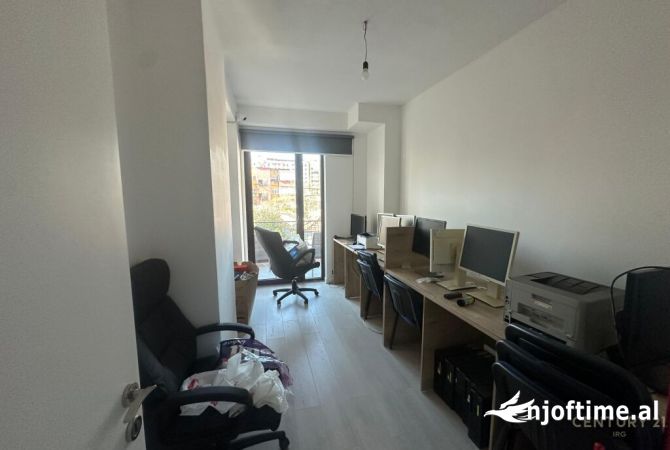 Shtepi me qera 2+1 ne Tirane - 700 Euro
