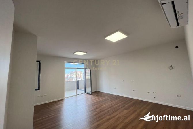 Ambient biznesi me qera 3+1 ne Tirane - 1,500 Euro