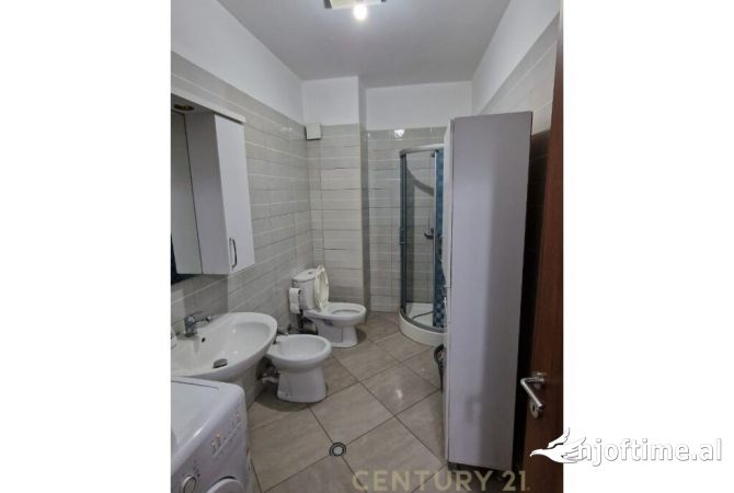 Shtepi ne shitje Apartament ne Tirane, 1+1, Mobilimi E mobiluar, Pagesa 98,000  Euro.