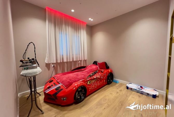 Shtepi ne shitje Apartament ne Tirane, 2+1, Mobilimi E mobiluar, Pagesa 210,000  Euro.