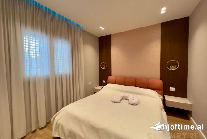 Shtepi ne shitje Apartament ne Tirane, 2+1, Mobilimi E mobiluar, Pagesa 210,000  Euro.