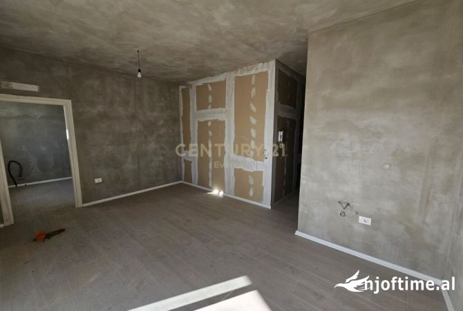 Shtepi ne shitje 1+1 ne Tirane - 140,000 Euro