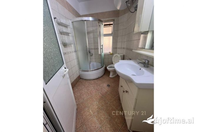 Shtepi ne shitje Apartament ne Tirane, 1+1, Mobilimi E mobiluar, Pagesa 90,000  Euro.