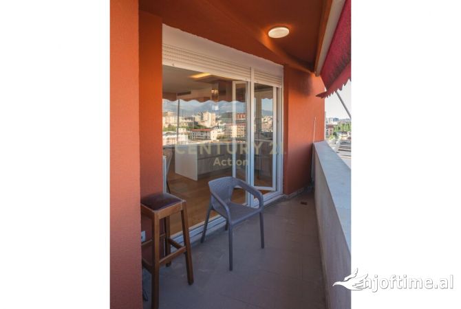 Shtepi ne shitje Apartament ne Tirane, 3+1, Mobilimi E mobiluar, Pagesa 345,000  Euro.