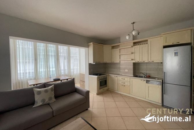 Shtepi me qera 2+1 ne Tirane - 750 Euro