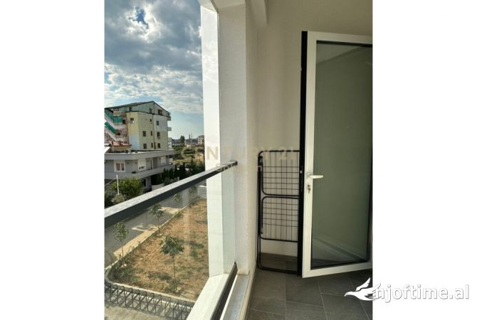 Shtepi me qera Apartament ne Tirane, 1+1, Mobilimi E mobiluar, Pagesa 500  Euro.