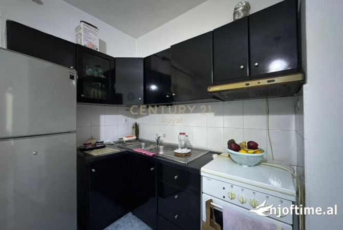 Shtepi me qera Apartament ne Tirane, 2+1, Mobilimi E mobiluar, Pagesa 600  Euro.