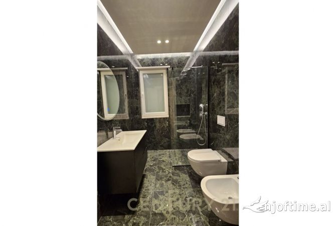 Shtepi ne shitje 3+1 ne Tirane - 390,000 Euro