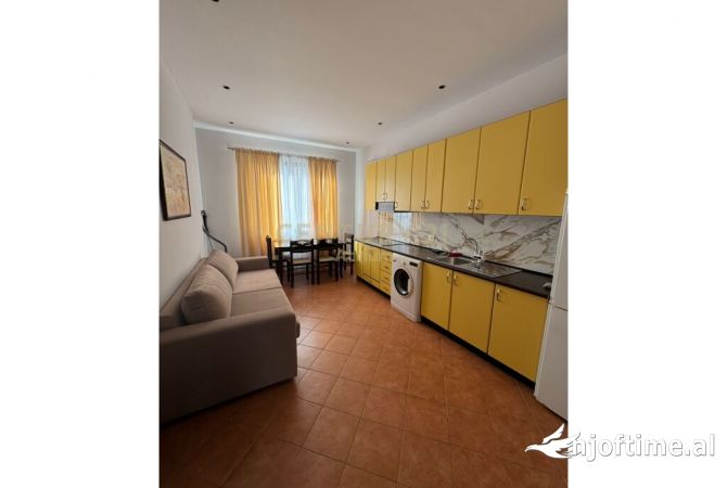 Shtepi me qera 1+1 ne Tirane - 400 Euro