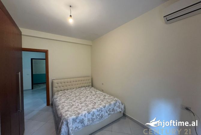 Shtepi ne shitje Apartament ne Tirane, 1+1, Mobilimi E mobiluar, Pagesa 138,000  Euro.