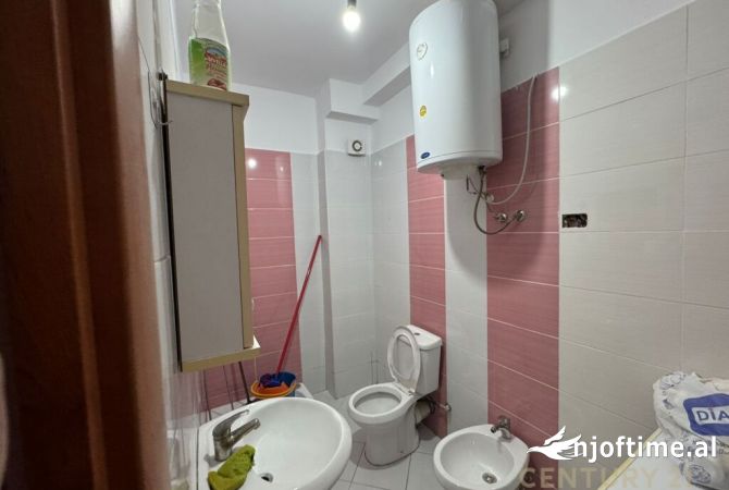 Shtepi ne shitje Apartament ne Tirane, 1+1, Mobilimi E mobiluar, Pagesa 138,000  Euro.