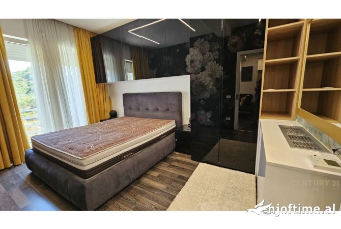 Shtepi ne shitje Apartament ne Tirane, 2+1, Mobilimi E mobiluar, Pagesa 185,000  Euro.