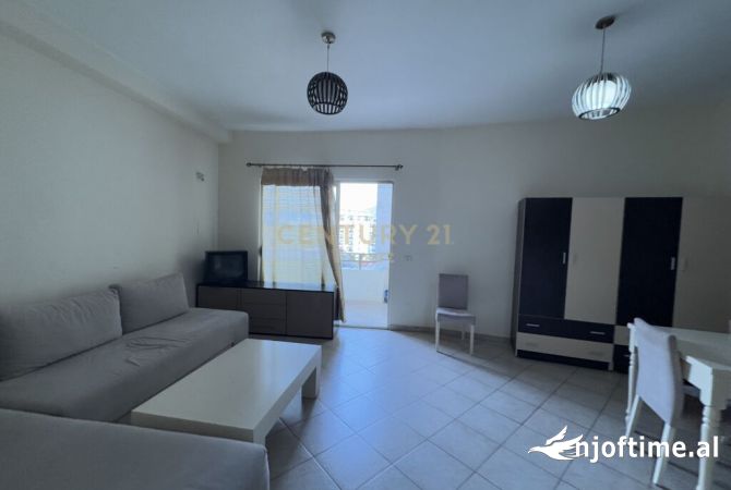 Shtepi ne shitje Apartament ne Tirane, Garsoniere, Mobilimi E mobiluar, Pagesa 60,900  Euro.