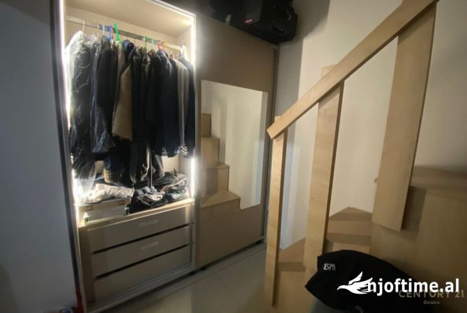 Shtepi ne shitje Apartament ne Tirane, Garsoniere, Mobilimi E mobiluar, Pagesa 110,000  Euro.