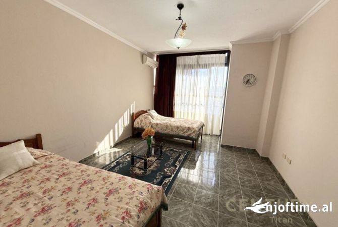 Shtepi me qera Apartament ne Tirane, 2+1, Mobilimi E mobiluar, Pagesa 650  Euro.