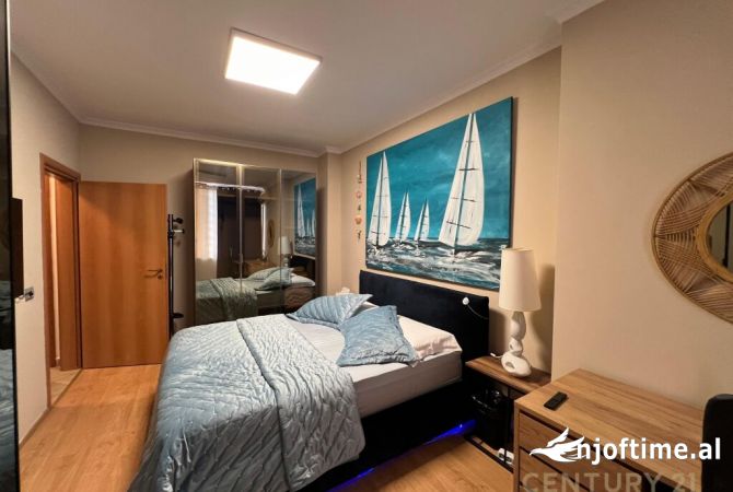 Shtepi me qera Apartament ne Tirane, 2+1, Mobilimi E mobiluar, Pagesa 900  Euro.