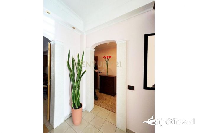 Shtepi me qera 2+1 ne Tirane - 1,500 Euro