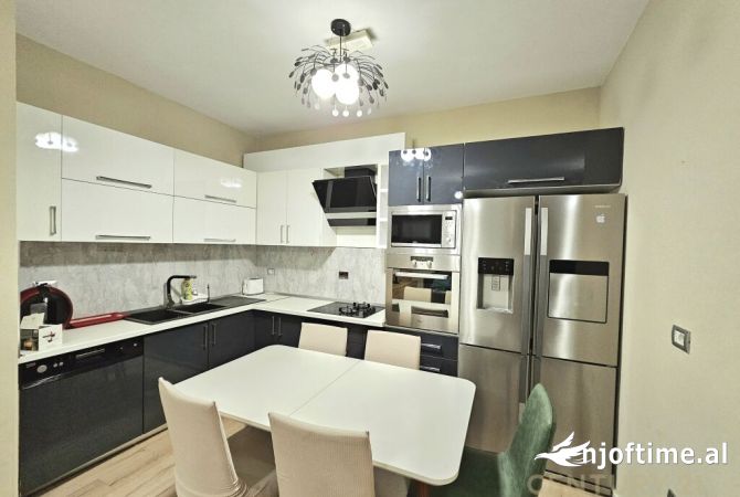 Shtepi me qera Apartament ne Tirane, 3+1, Mobilimi E mobiluar, Pagesa 1,200  Euro.