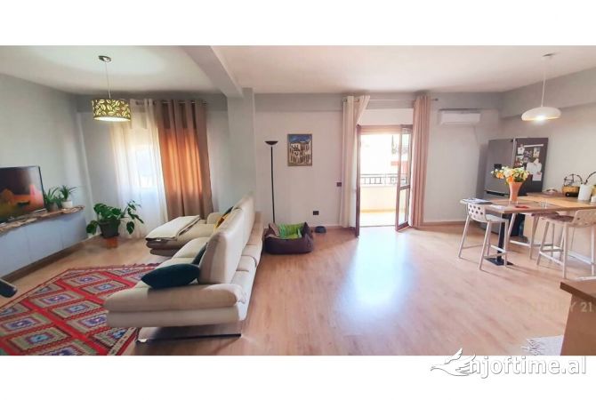 Shtepi me qera 2+1 ne Tirane - 800 Euro