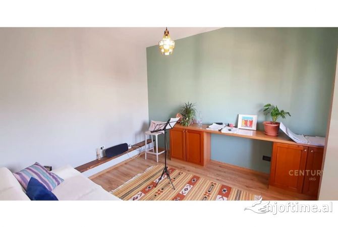 Shtepi me qera Duplex(shtepi me 2 kate) ne Tirane, 2+1, Mobilimi E mobiluar, Pagesa 800  Euro.