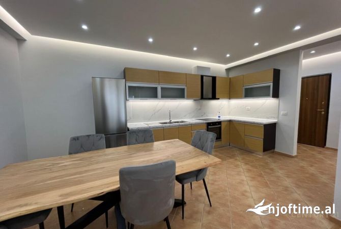 Shtepi me qera Apartament ne Tirane, 2+1, Mobilimi E mobiluar, Pagesa 750  Euro.