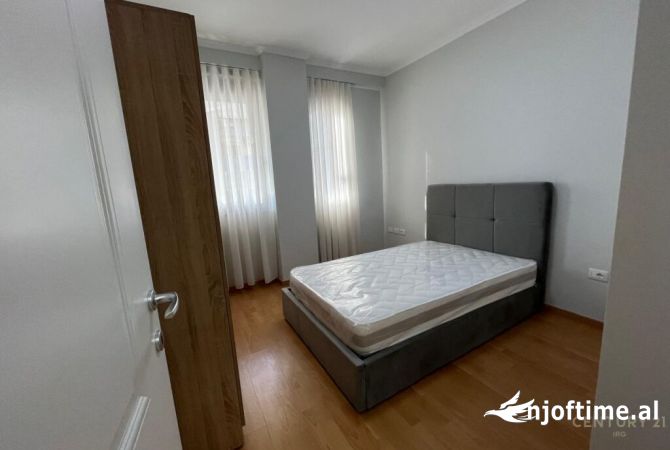 Shtepi me qera Apartament ne Tirane, 2+1, Mobilimi E mobiluar, Pagesa 750  Euro.