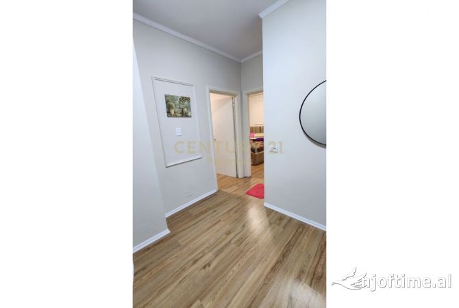 Shtepi ne shitje Apartament ne Tirane, 1+1, Mobilimi E mobiluar, Pagesa 90,000  Euro.