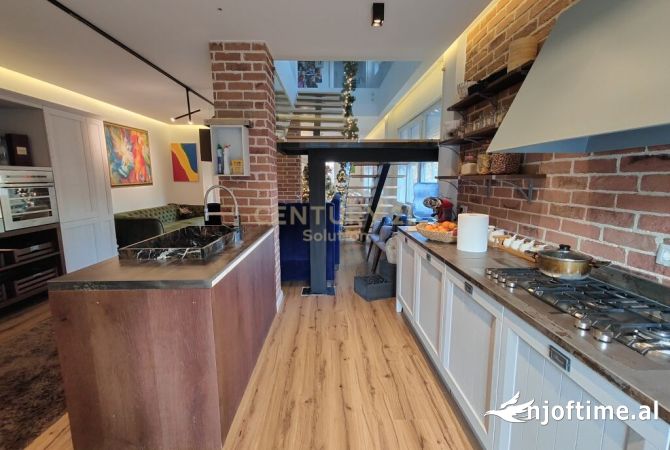 Shtepi ne shitje Apartament ne Tirane, 2+1, Mobilimi E mobiluar, Pagesa 445,000  Euro.