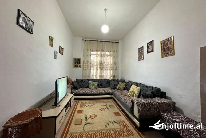 Shtepi ne shitje Shtepi Private ne Tirane, 3+1, Mobilimi E mobiluar, Pagesa 138,000  Euro.