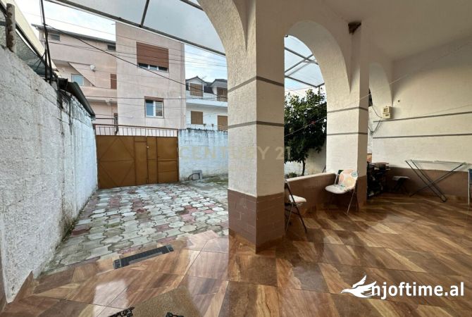 Shtepi ne shitje Shtepi Private ne Tirane, 3+1, Mobilimi E mobiluar, Pagesa 138,000  Euro.
