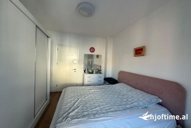 Shtepi ne shitje Apartament ne Tirane, 1+1, Mobilimi E mobiluar, Pagesa 110,000  Euro.