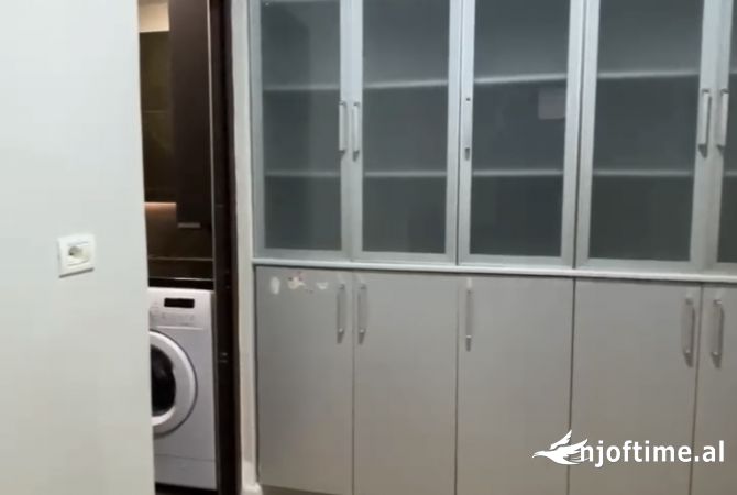 Shtepi me qera Apartament ne Tirane, 1+1, Mobilimi E mobiluar, Pagesa 550  Euro.