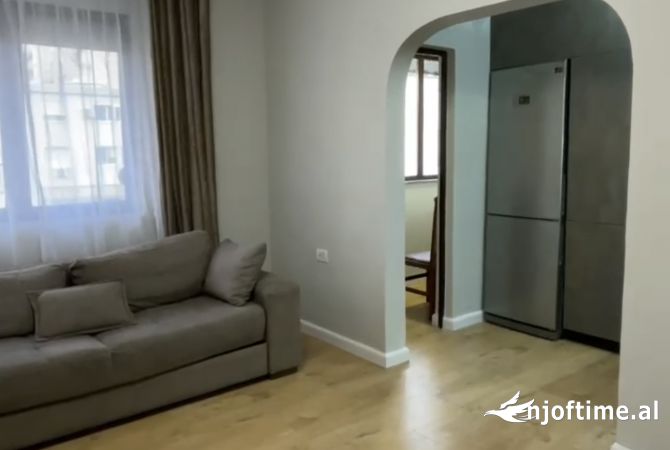 Shtepi me qera Apartament ne Tirane, 1+1, Mobilimi E mobiluar, Pagesa 550  Euro.