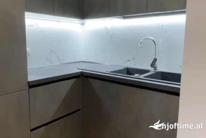 Shtepi me qera Apartament ne Tirane, 1+1, Mobilimi E mobiluar, Pagesa 550  Euro.