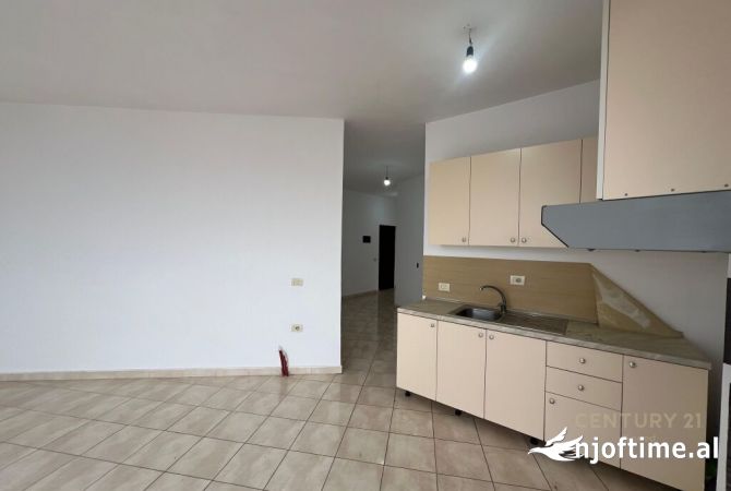 Shtepi ne shitje Apartament ne Tirane, 1+1, Mobilimi Bosh, pa mobiluar, Pagesa 85,000  Euro.