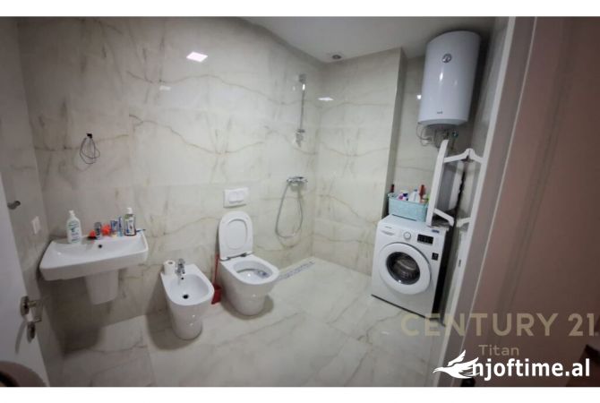 Shtepi ne shitje Apartament ne Tirane, 2+1, Mobilimi E mobiluar, Pagesa 230,000  Euro.