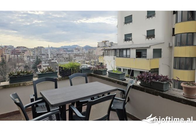 Shtepi me qera 2+1 ne Tirane - 800 Euro