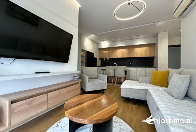 Shtepi ne shitje Apartament ne Tirane, 2+1, Mobilimi E mobiluar, Pagesa 160,000  Euro.