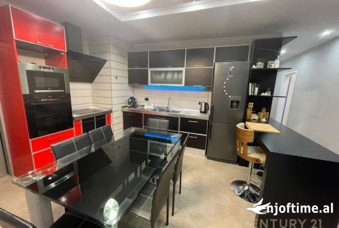 Shtepi ne shitje 2+1 ne Tirane - 300,000 Euro