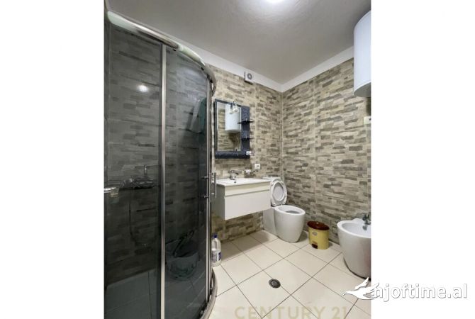 Shtepi me qera Apartament ne Tirane, 1+1, Mobilimi E mobiluar, Pagesa 650  Euro.