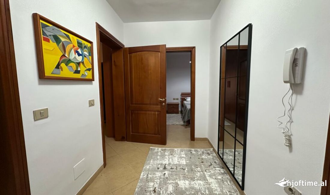 Shtepi me qera Apartament ne Tirane, 2+1, Mobilimi E mobiluar, Pagesa 650  Euro.
