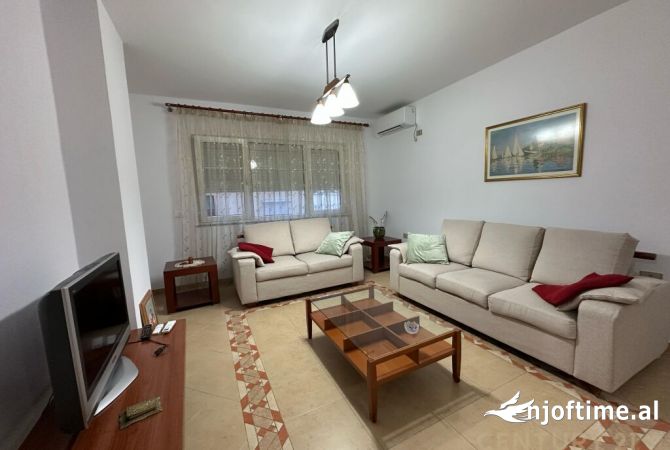 Shtepi me qera Apartament ne Tirane, 2+1, Mobilimi E mobiluar, Pagesa 650  Euro.