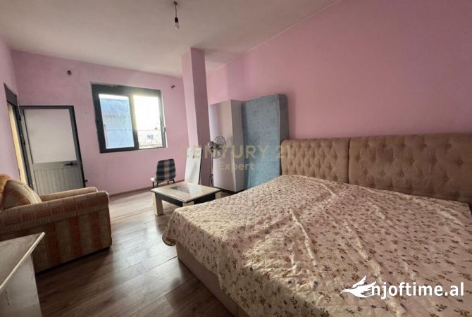 Shtepi me qera Apartament ne Tirane, 2+1, Mobilimi E mobiluar, Pagesa 800  Euro.