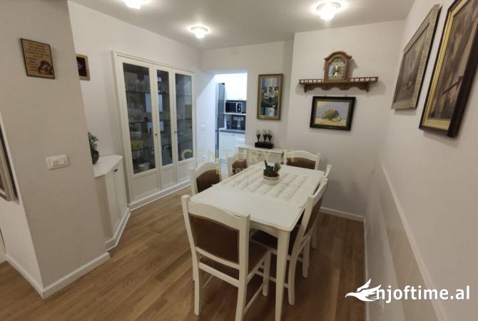 Shtepi me qera 2+1 ne Tirane - 750 Euro